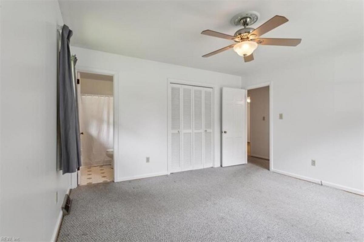 Picture of Home For Sale in Newport News, Virginia, United States