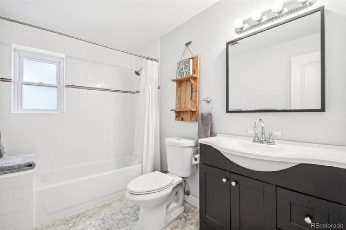 Picture of Home For Sale in Arvada, Colorado, United States