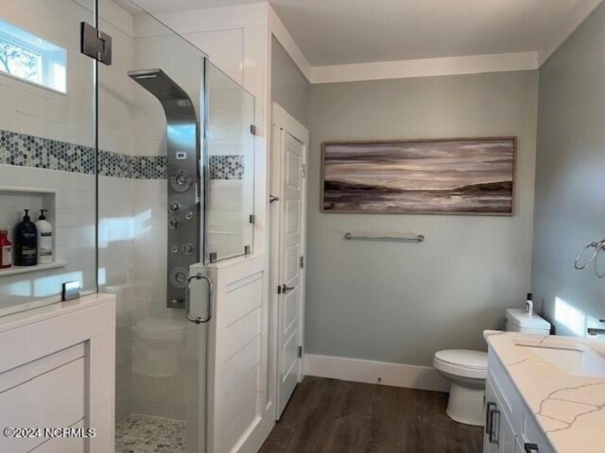 Picture of Home For Sale in Oak Island, North Carolina, United States