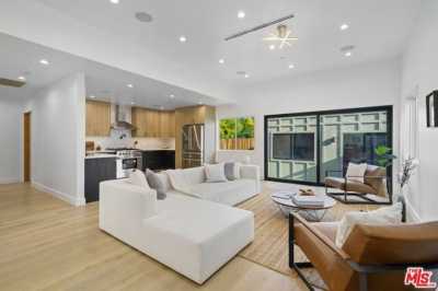 Home For Sale in Encino, California