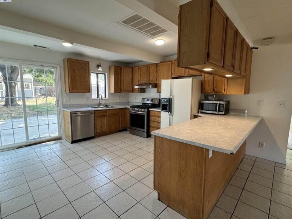 Picture of Home For Sale in Tracy, California, United States