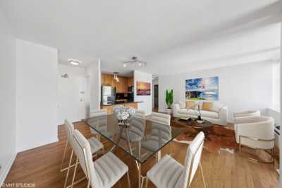 Home For Sale in Chicago, Illinois