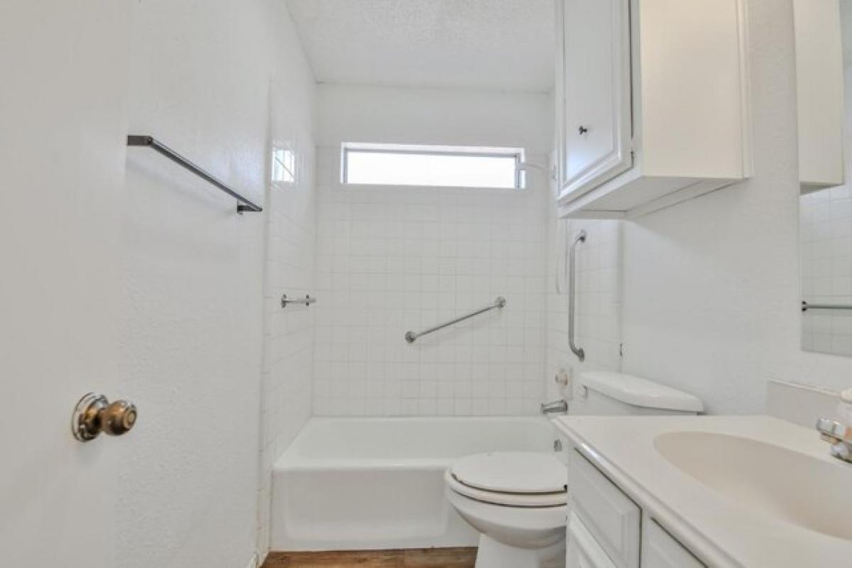 Picture of Home For Sale in Lubbock, Texas, United States