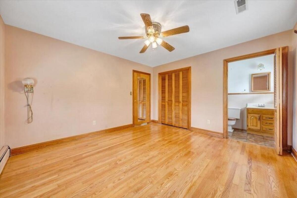 Picture of Home For Sale in Salem, Virginia, United States