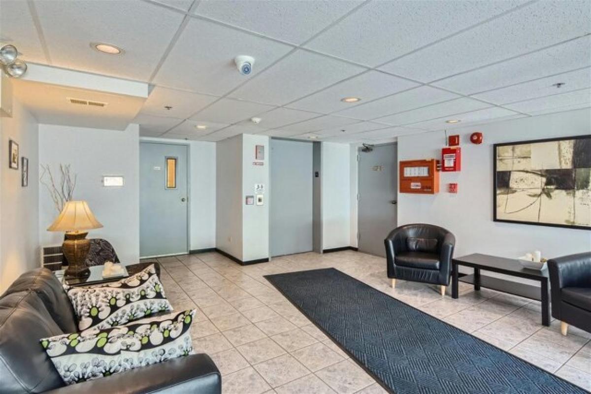 Picture of Home For Sale in Arlington Heights, Illinois, United States