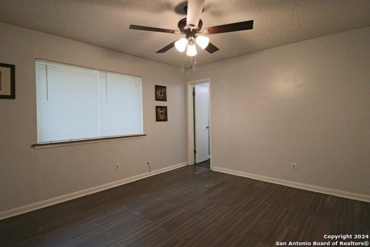 Picture of Home For Sale in Kerrville, Texas, United States