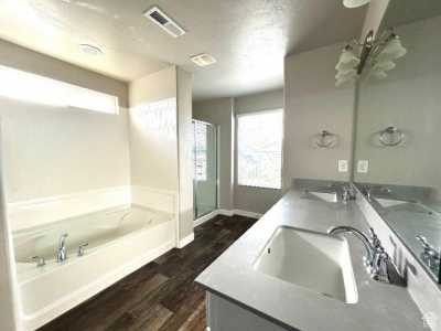 Home For Sale in Saratoga Springs, Utah