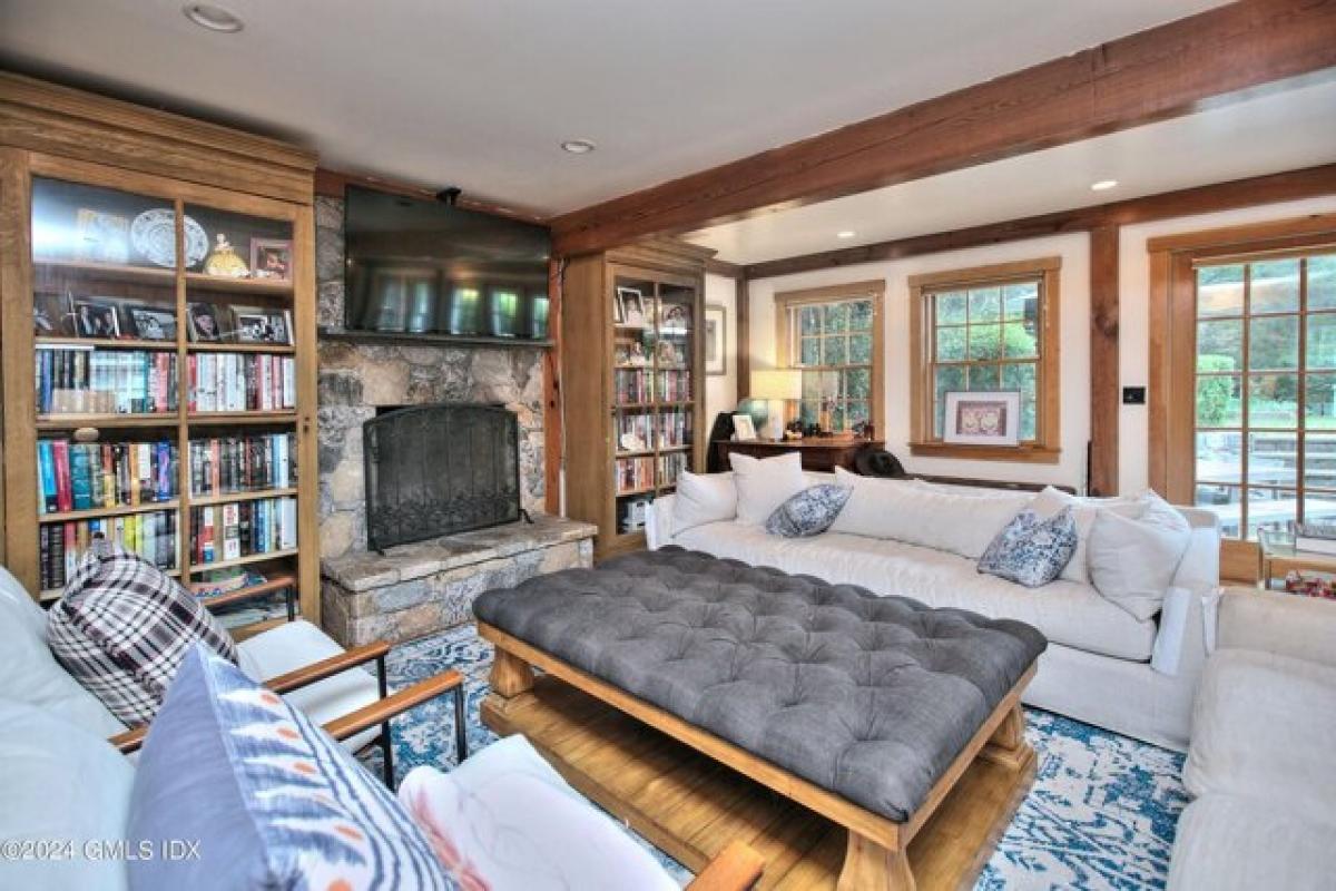 Picture of Home For Sale in Greenwich, Connecticut, United States