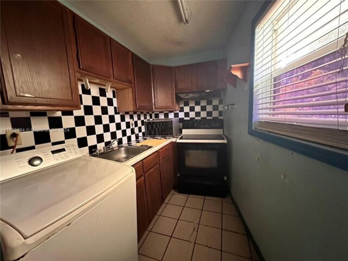 Picture of Home For Sale in Miami, Florida, United States