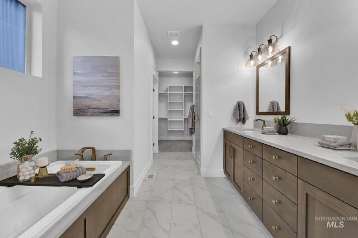 Picture of Home For Sale in Meridian, Idaho, United States