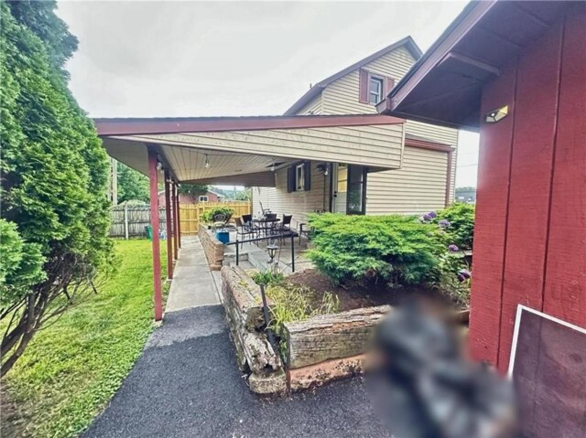 Picture of Home For Sale in Allentown, Pennsylvania, United States