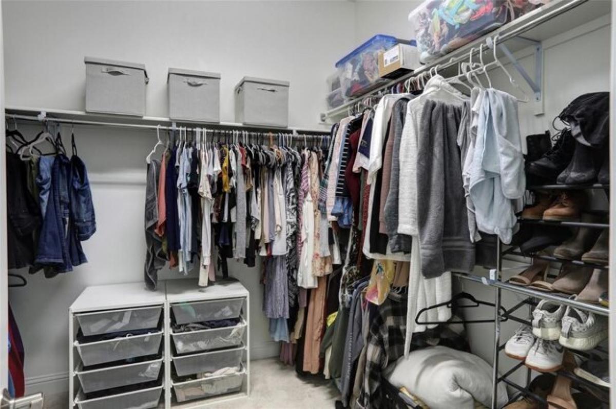 Picture of Home For Sale in Irving, Texas, United States