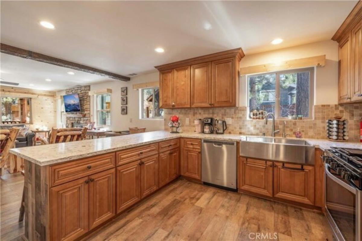 Picture of Home For Sale in Big Bear City, California, United States