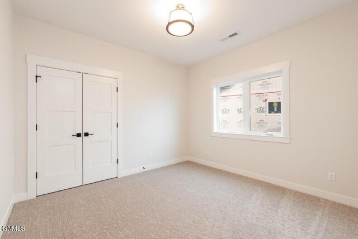 Picture of Home For Sale in Bismarck, North Dakota, United States