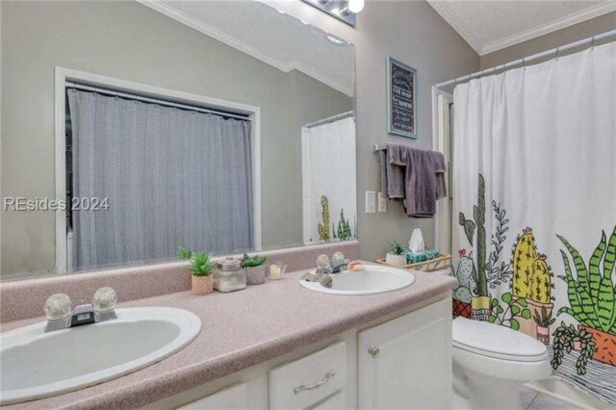 Picture of Home For Sale in Bluffton, South Carolina, United States