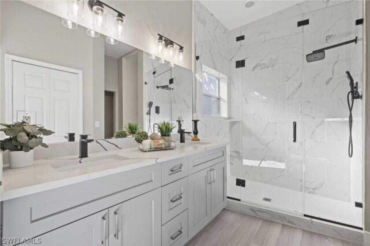 Picture of Home For Sale in Lehigh Acres, Florida, United States