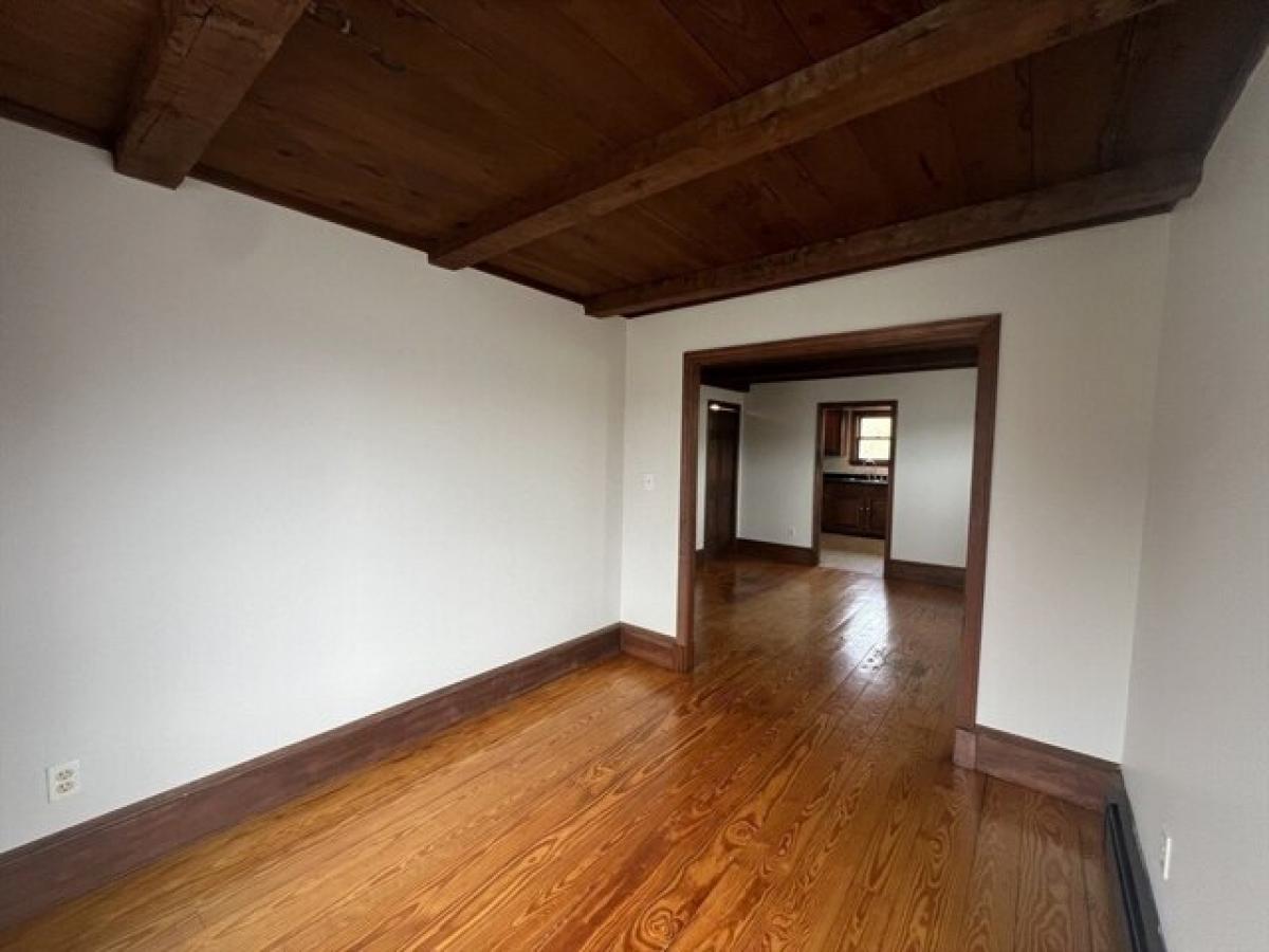 Picture of Home For Sale in New Bedford, Massachusetts, United States