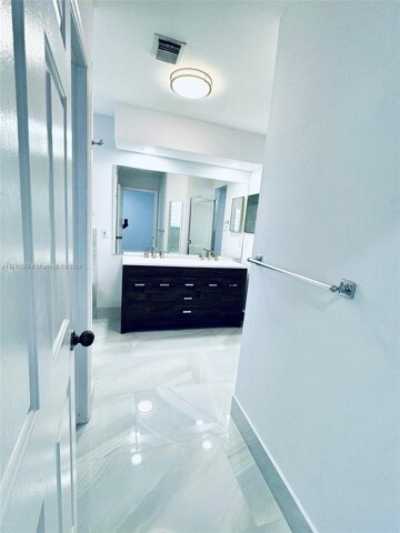 Home For Rent in Hollywood, Florida