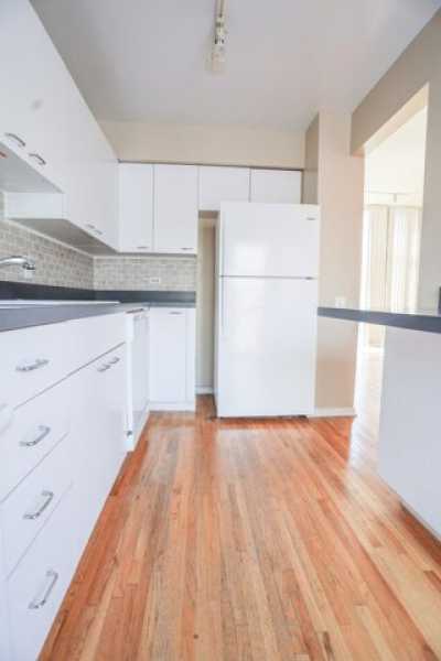 Home For Rent in Chicago, Illinois