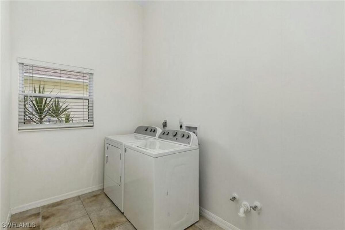 Picture of Home For Sale in Cape Coral, Florida, United States