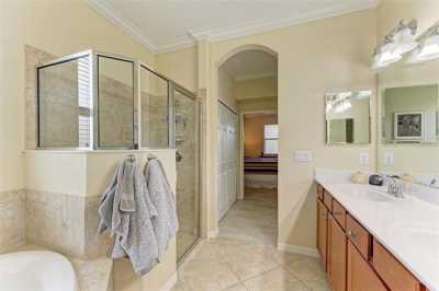 Home For Sale in Bradenton, Florida