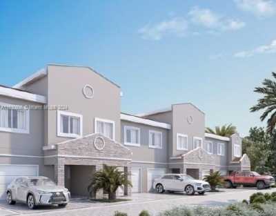 Home For Sale in Coral Springs, Florida