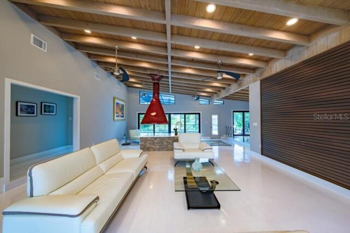 Picture of Home For Sale in Sarasota, Florida, United States