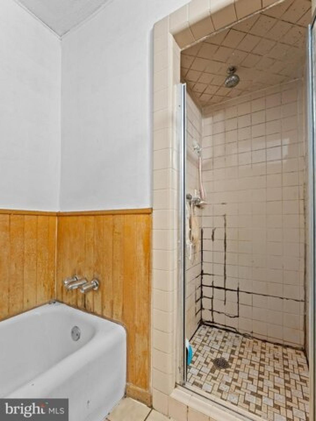 Picture of Home For Sale in Philadelphia, Pennsylvania, United States