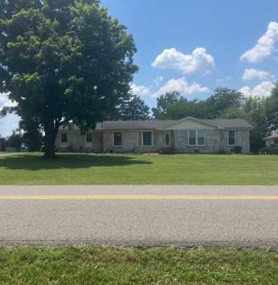 Home For Sale in Hendersonville, Tennessee