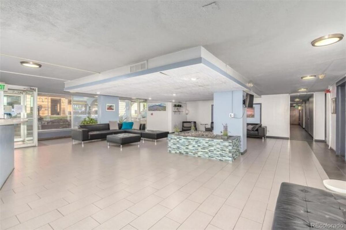 Picture of Home For Sale in Denver, Colorado, United States