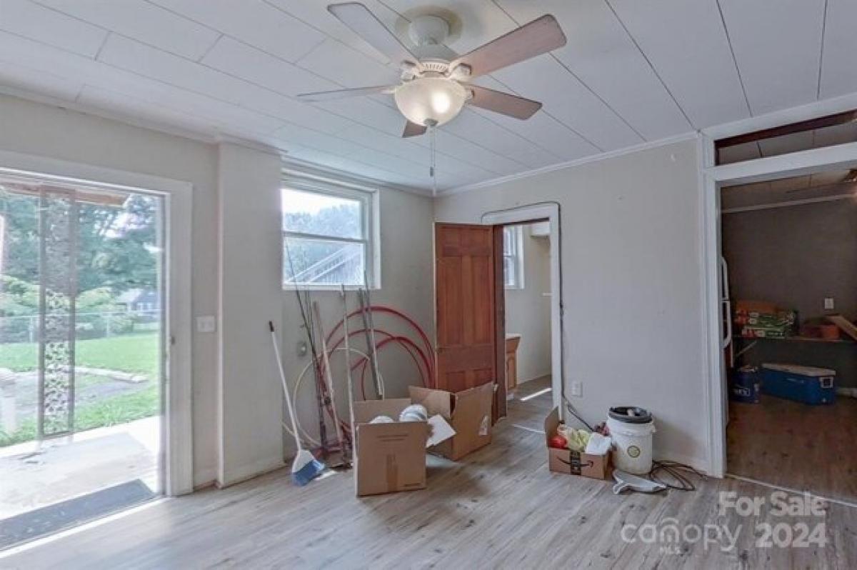 Picture of Home For Sale in Gastonia, North Carolina, United States