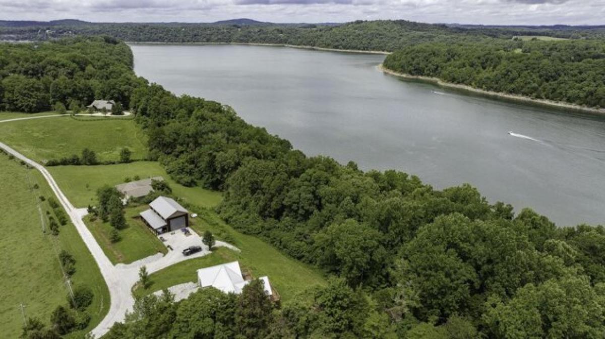 Picture of Home For Sale in Monticello, Kentucky, United States