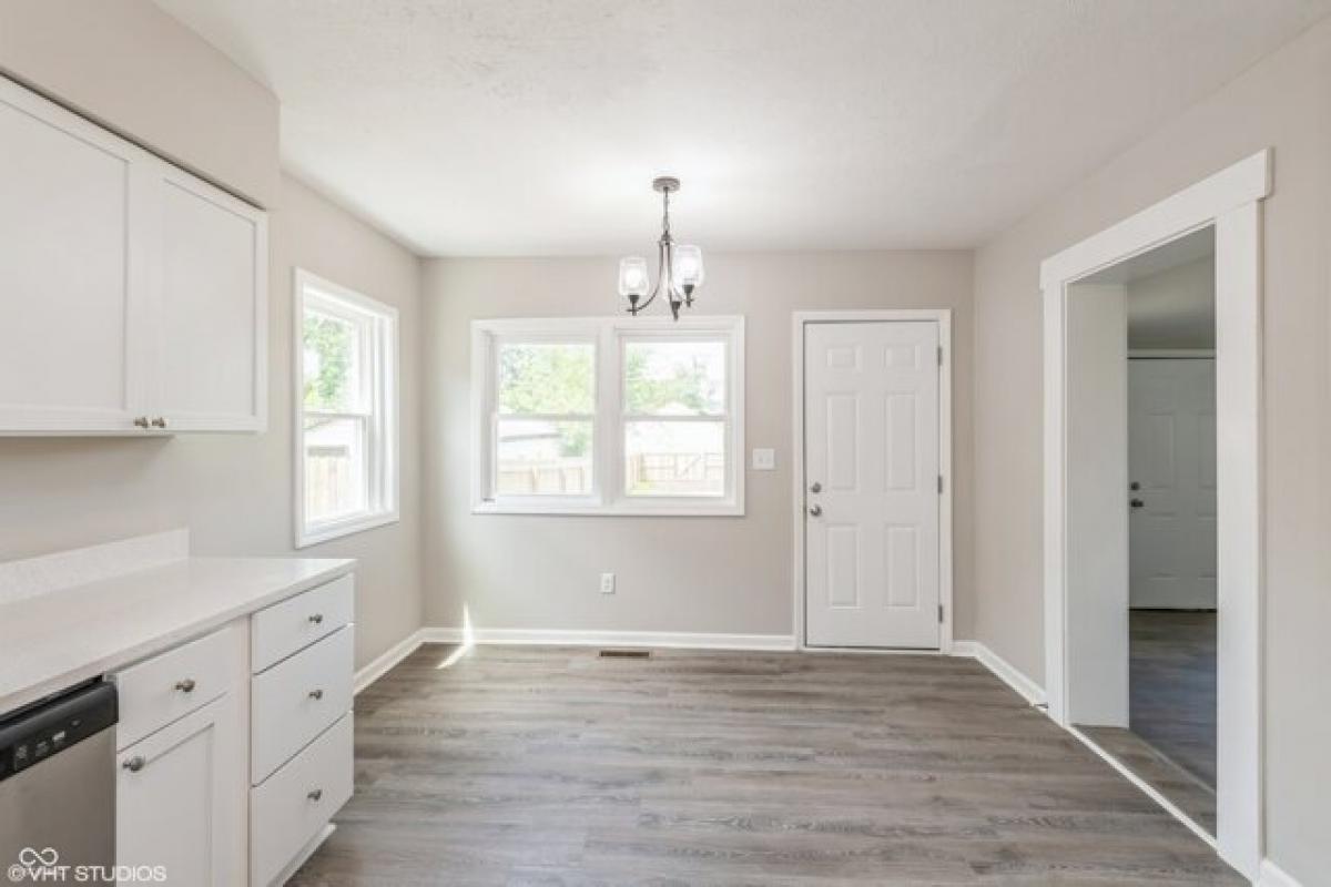 Picture of Home For Sale in Indianapolis, Indiana, United States