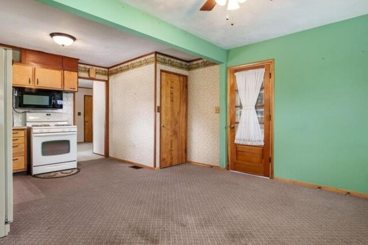 Picture of Home For Sale in Freeport, Illinois, United States