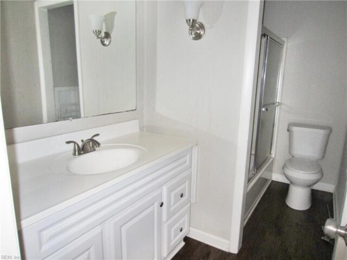 Picture of Home For Sale in Portsmouth, Virginia, United States