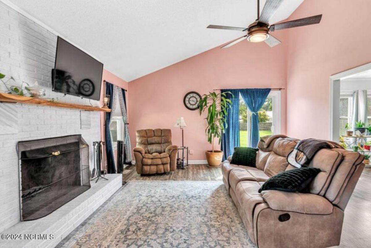 Picture of Home For Sale in New Bern, North Carolina, United States