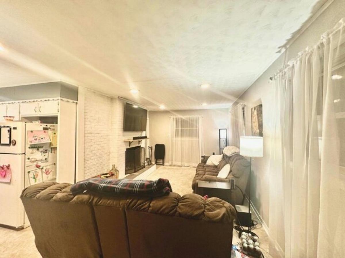 Picture of Home For Sale in Florence, Alabama, United States