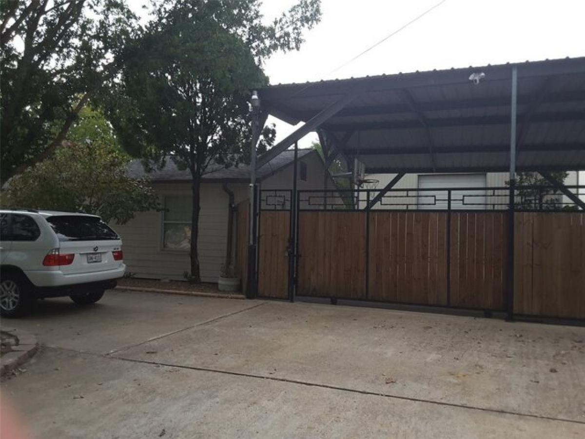 Picture of Home For Sale in Houston, Texas, United States