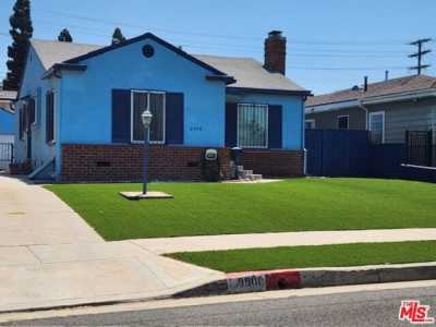 Home For Sale in Inglewood, California