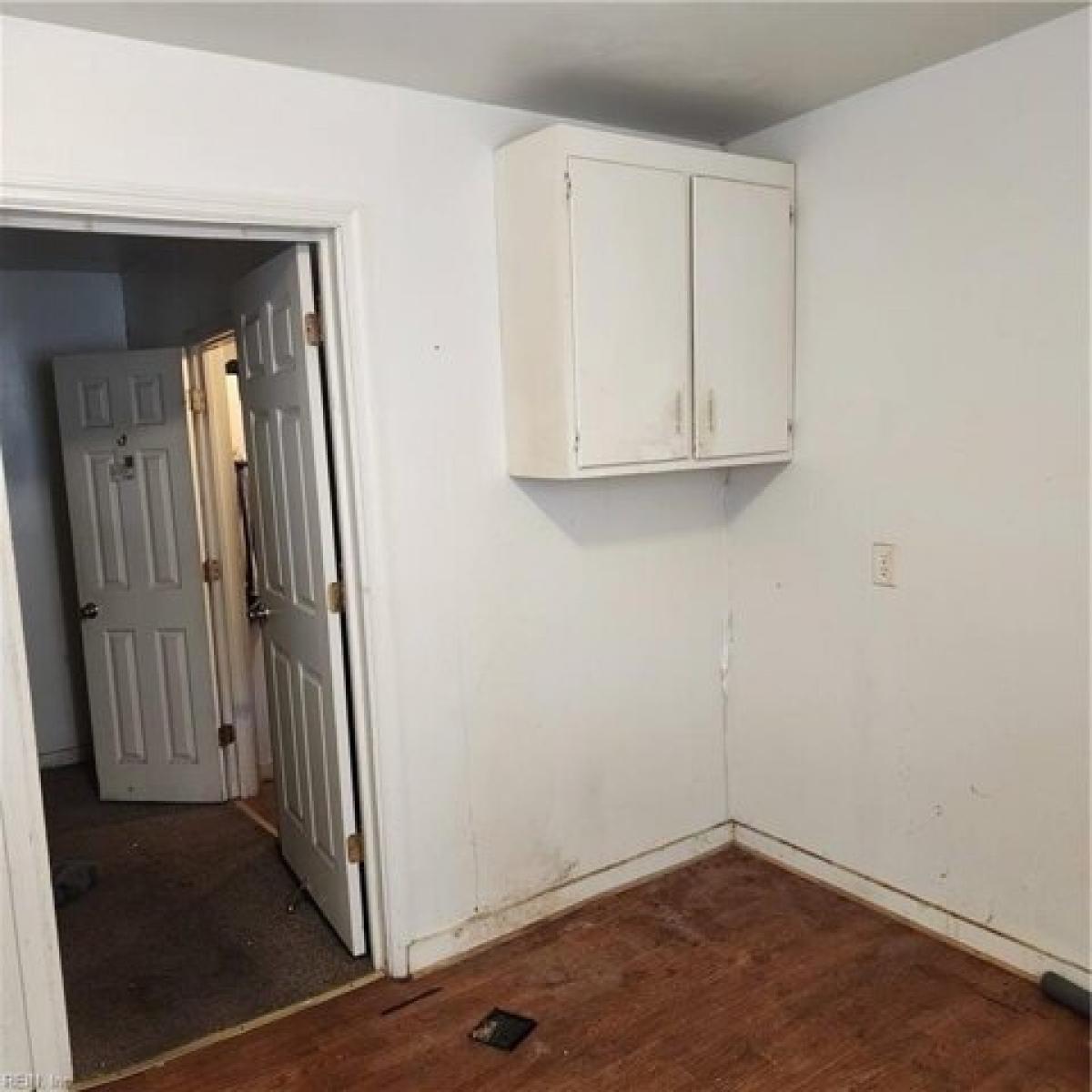 Picture of Home For Sale in Portsmouth, Virginia, United States