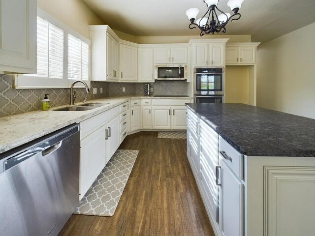 Picture of Home For Sale in Lubbock, Texas, United States