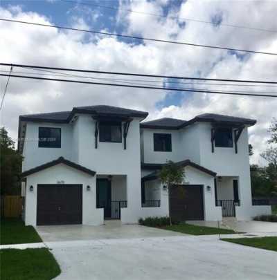 Home For Rent in Miami, Florida