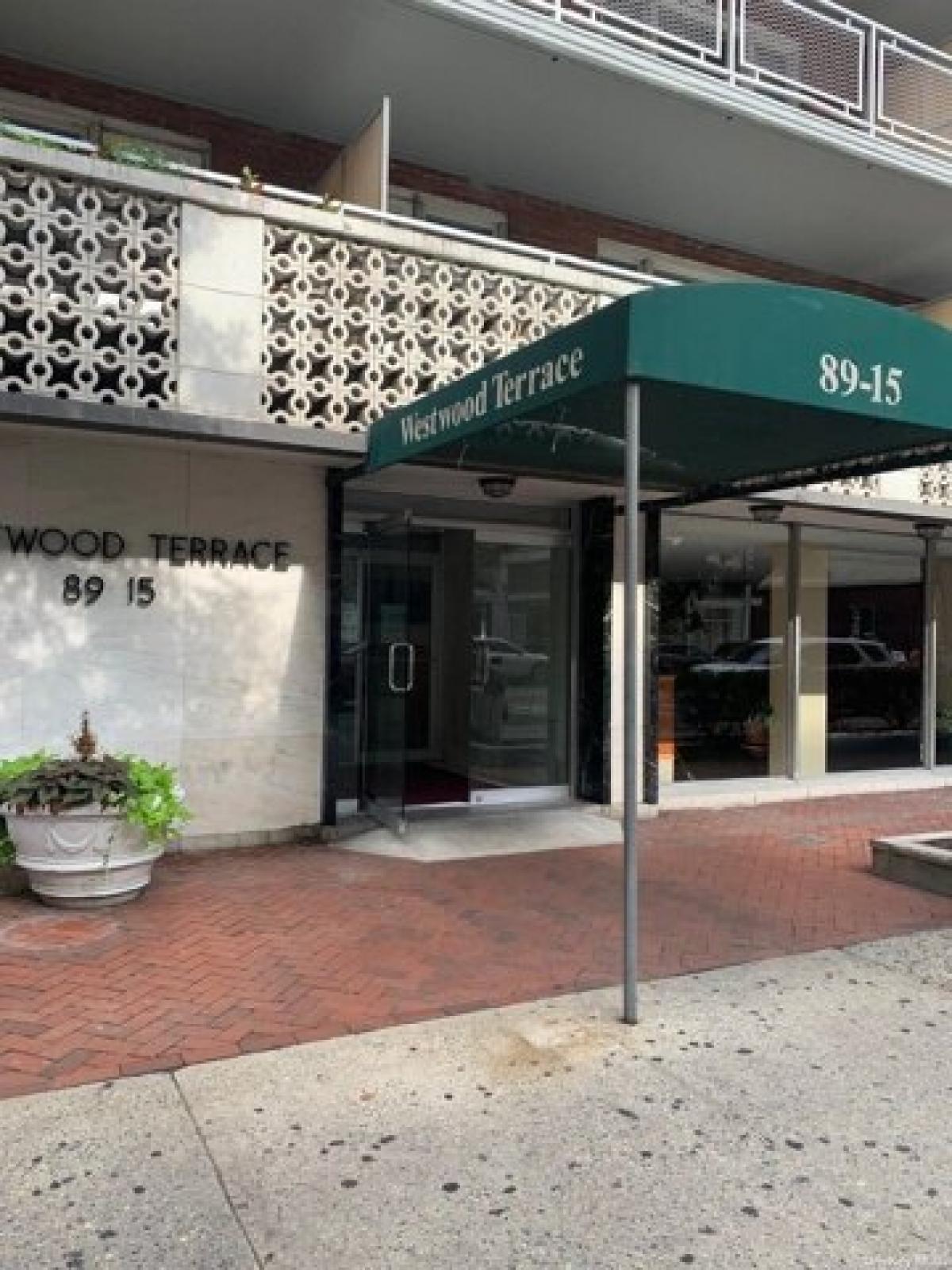 Picture of Home For Sale in Jamaica, New York, United States