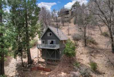 Home For Sale in Running Springs, California