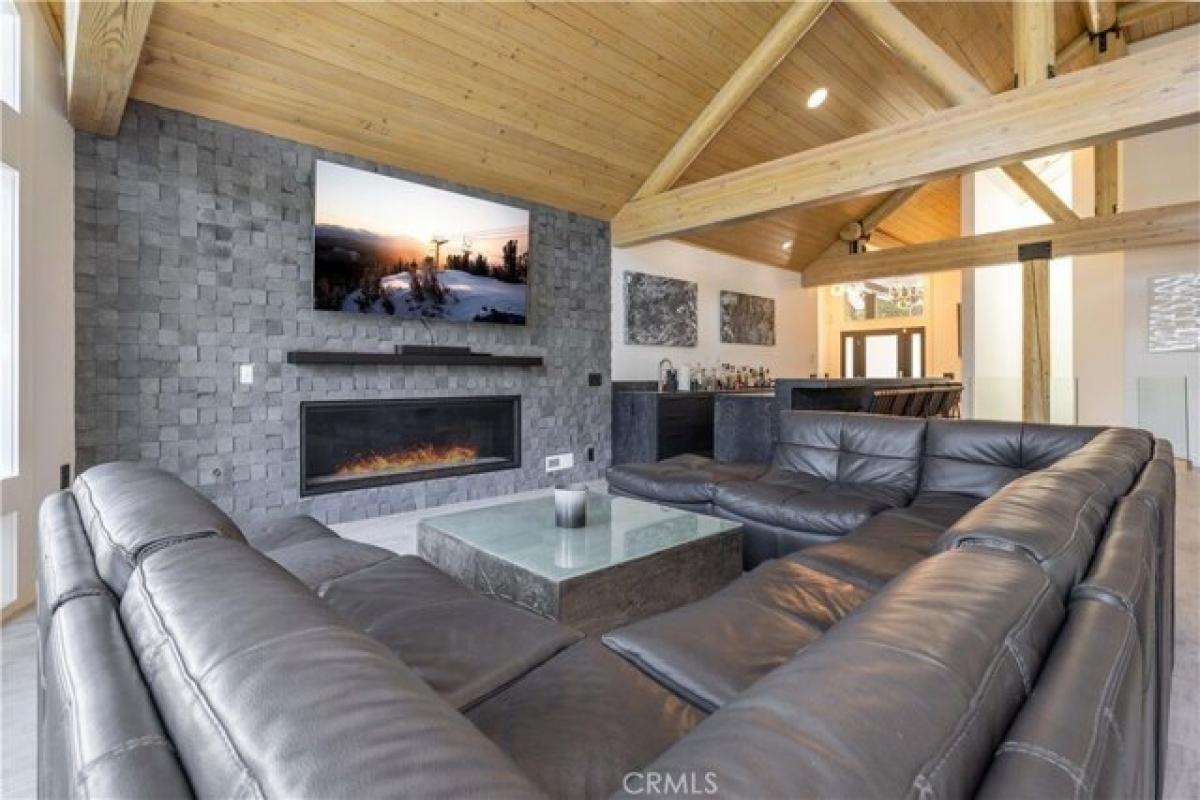 Picture of Home For Sale in Big Bear Lake, California, United States