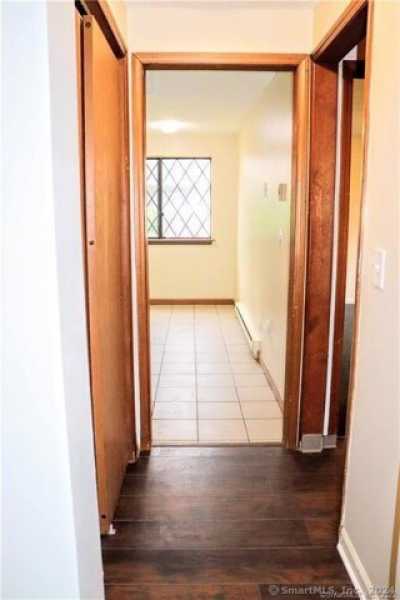 Home For Sale in Waterbury, Connecticut