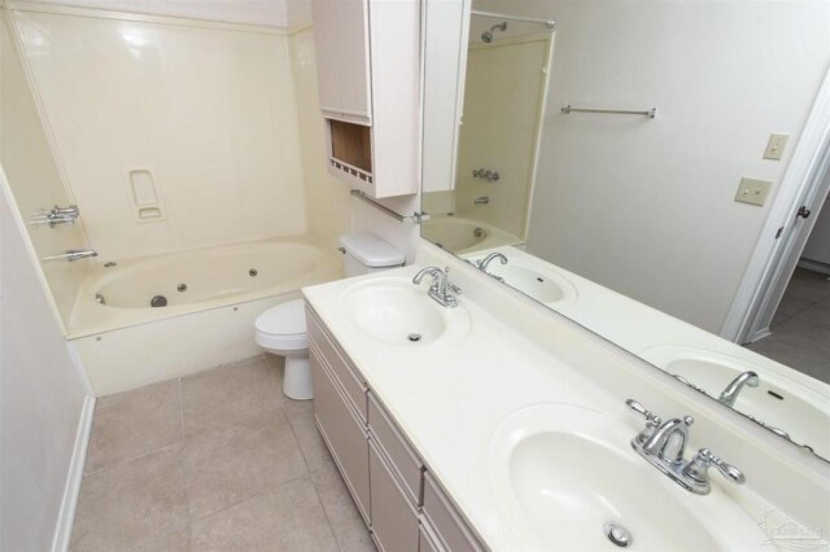 Picture of Home For Sale in Pensacola, Florida, United States