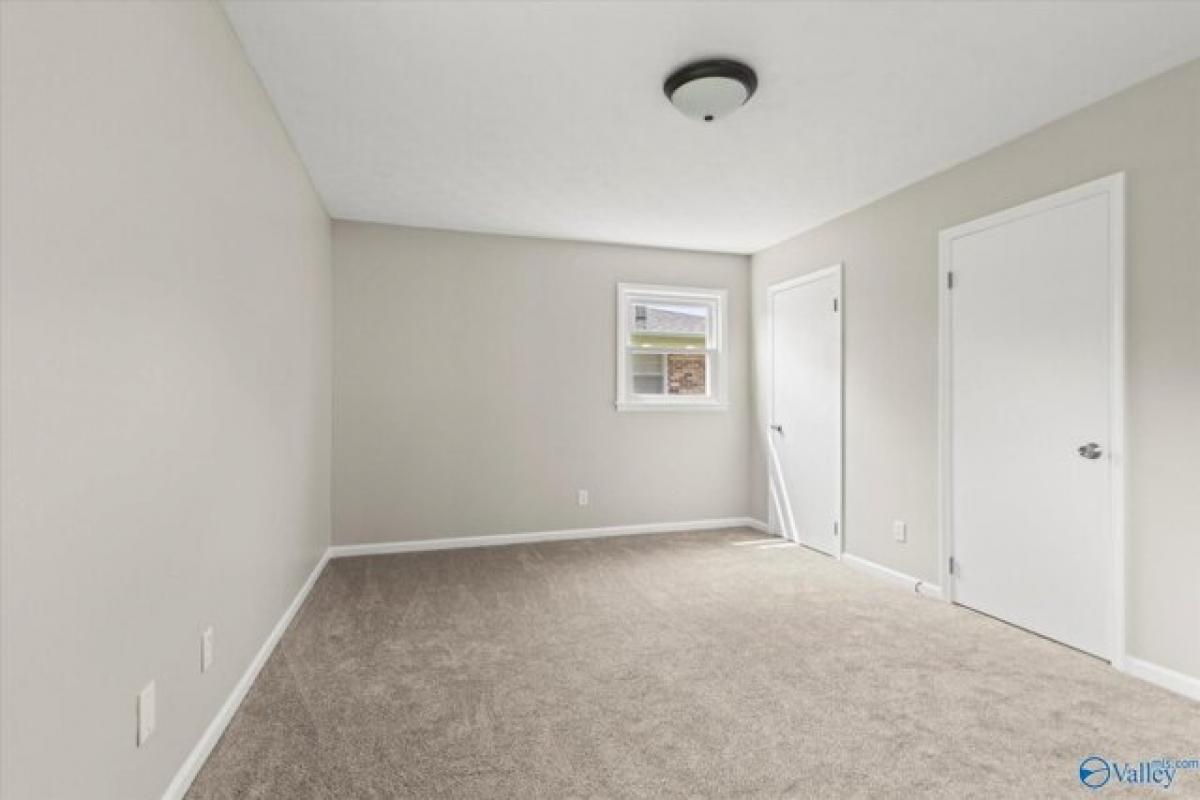 Picture of Home For Sale in Decatur, Alabama, United States