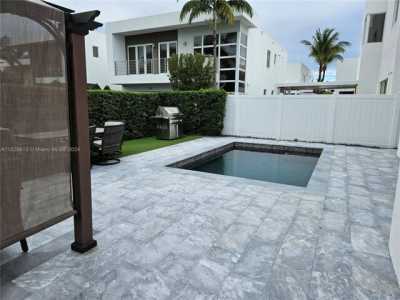 Home For Sale in Doral, Florida