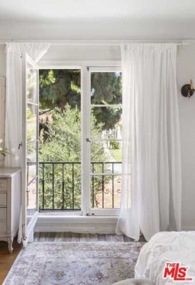 Home For Sale in Glendale, California